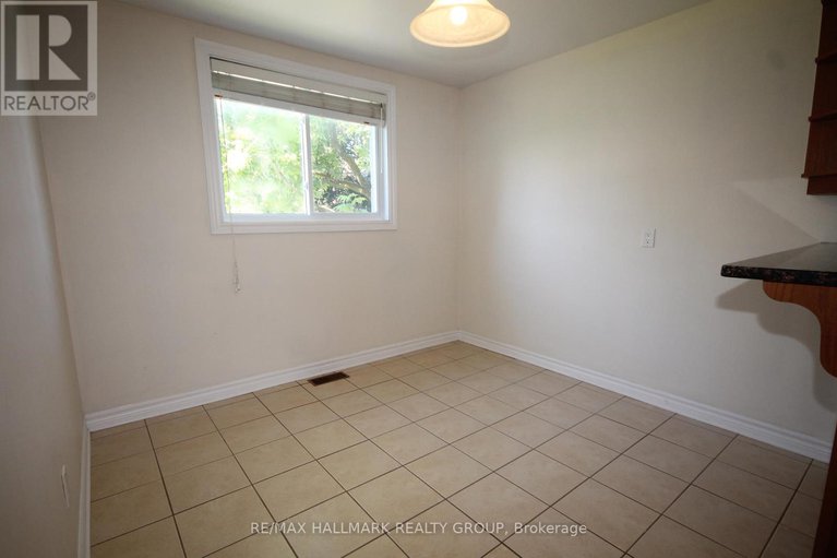 28637168/37-b-glenridge-road/meadowlandscrestview/ottawa/ontario/K2G1G2_5