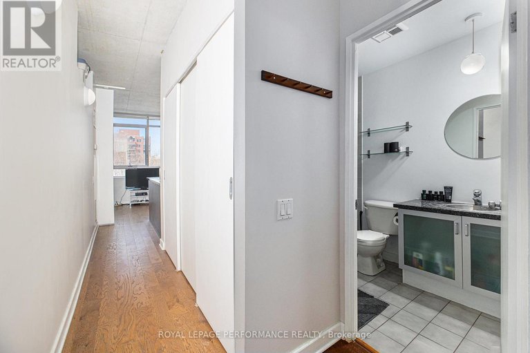 28302744/180-york-street/lower-townbyward-market/ottawa/ontario/K1N1J6_4