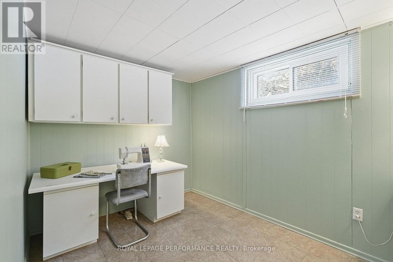 29335648/2266-fife-crescent/elmvale-acres/ottawa/ontario/K1G2Z4_22