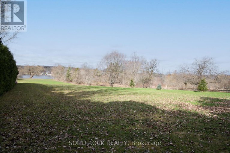 28251367/724-river-road/riverside-southgloucester-glen/ottawa/ontario/K4M1B2_23