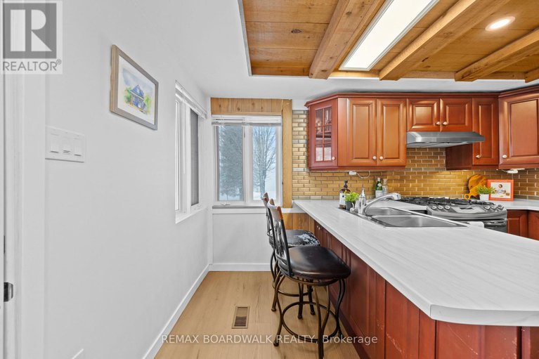 29404062/216-augusta-street/almonte/mississippi-mills/ontario/K0A1A0_8