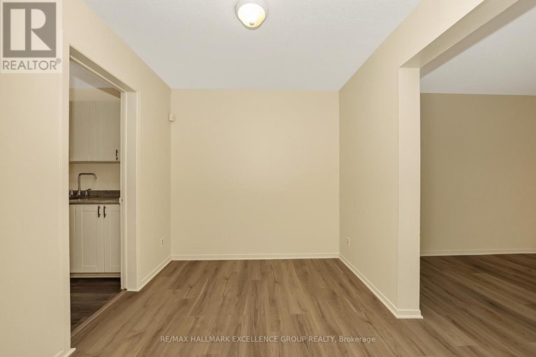 29167198/15-1968-fairglen-mews/blackburn-hamlet-south/ottawa/ontario/K1B5A5_13