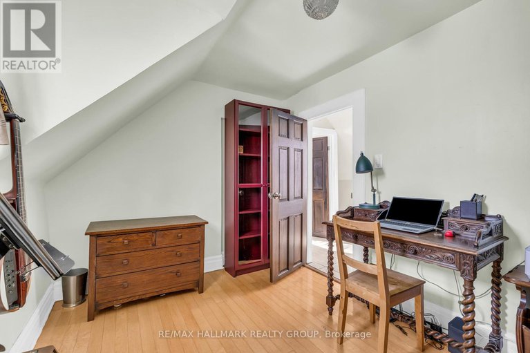 27896740/477-booth-street/west-centre-town/ottawa/ontario/K1R7L1_31