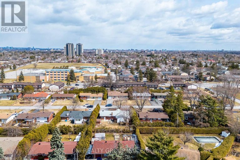 29578391/17-forest-park-avenue/city-viewskylinefisher-heightsparkwood-hills/ottawa/ontario/K2E5A2_43