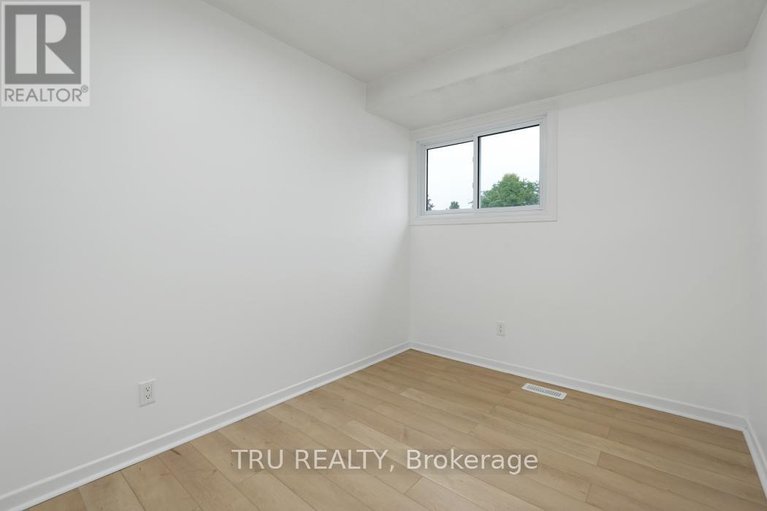 28561491/60-98-mcclintock-way-way/katimavik/ottawa/ontario/K2L2A4_24