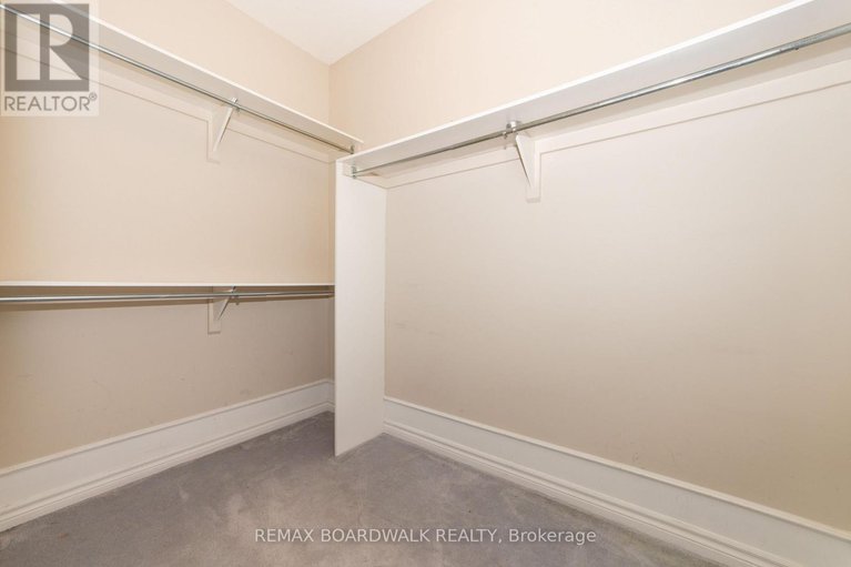 29202153/5090-north-bluff-drive/riverside-southgloucester-glen/ottawa/ontario/K1V2K2_23