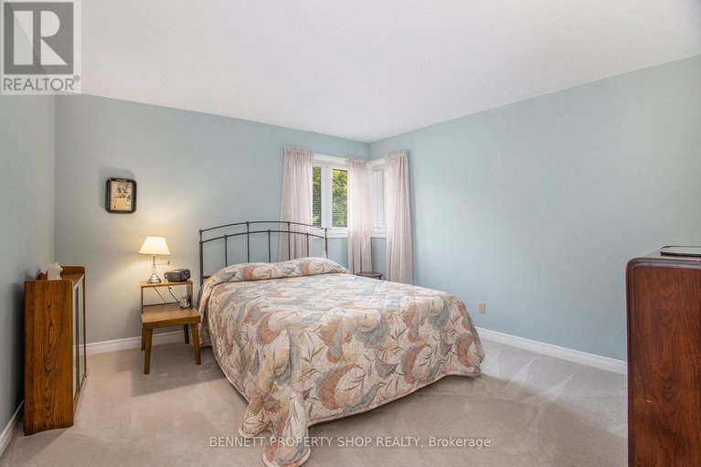 28689701/1410-sherruby-way/rural-kanata-central/ottawa/ontario/K2W1B1_23