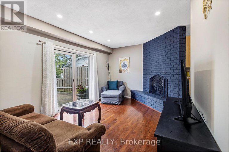 28498243/64-68-ramsgate-private/mooneys-bayriverside-park/ottawa/ontario/K1V8M4_2