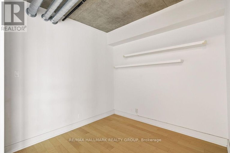 29473230/203-360-mcleod-street/ottawa-centre/ottawa/ontario/K2P1A9_17