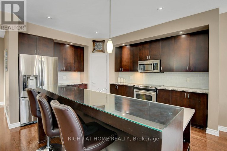 28116304/554-barrick-hill-road/emerald-meadowstrailwest/ottawa/ontario/K2M0B4_13