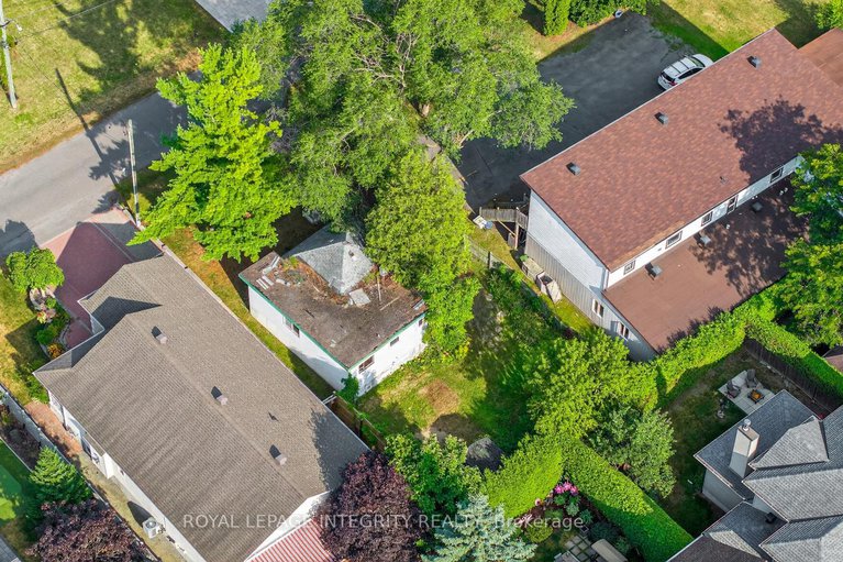 29023134/924-beauchamp-avenue/hiawatha-parkconvent-glen/ottawa/ontario/K1C3A8_25