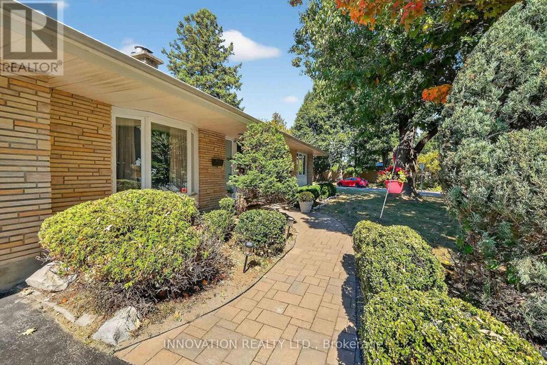 29430596/1951-garfield-avenue-n/braemar-park/ottawa/ontario/K2C0W7_2