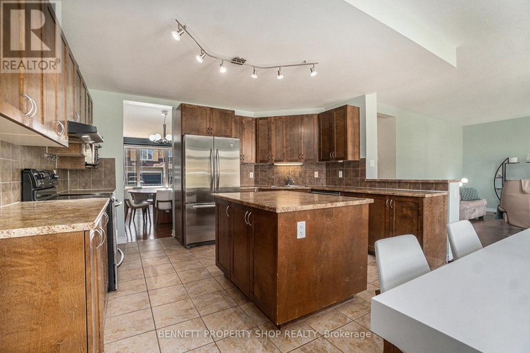 28651588/324-fairlakes-way/avalon-east/ottawa/ontario/K4A0K8_9