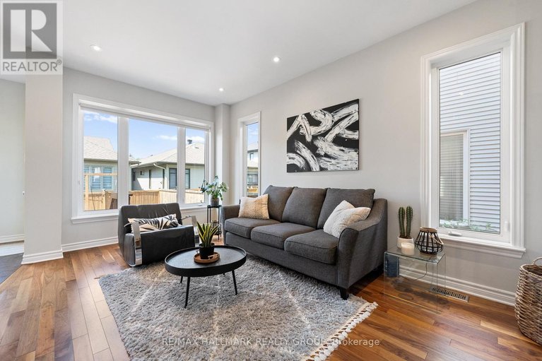 29660605/735-morningstar-way/mer-bleuebradley-estatesanderson-park/ottawa/ontario/K1W0G6_10