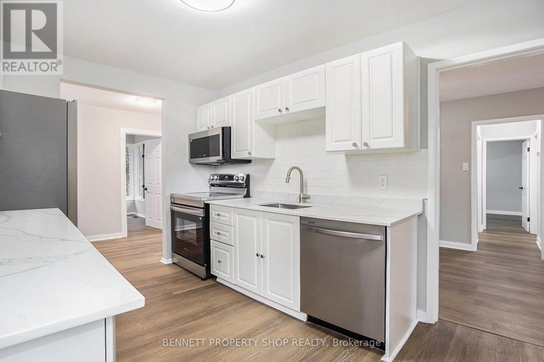 28988250/1327-avenue-s-avenue/eastway-gardensindustrial-park/ottawa/ontario/K1G0C4_7