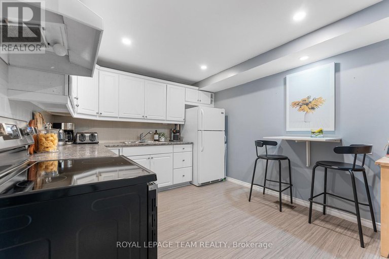 28925102/52-96-beachview-private/mooneys-bayriverside-park/ottawa/ontario/K1V1M7_14