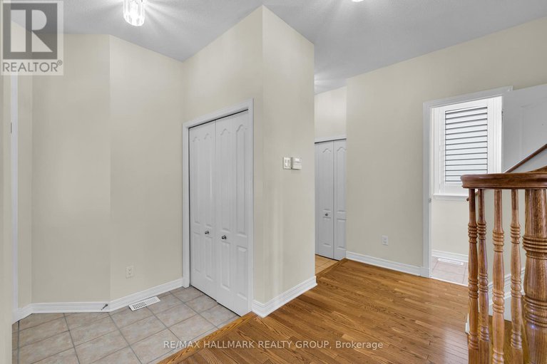 28907952/1924-lobelia-way/springridgeeast-village/ottawa/ontario/K4A4R1_3