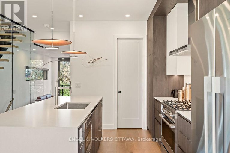 29132946/127-peridot-private/experimental-farm/ottawa/ontario/K2C3M3_10