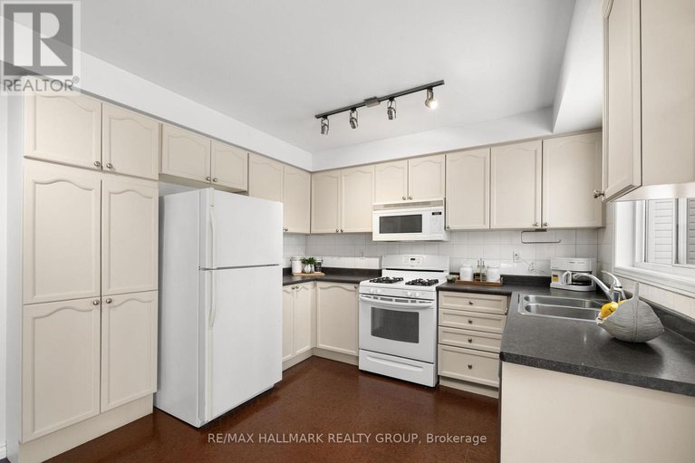 29358699/60-ipswich-terrace/morgans-grantsouth-march/ottawa/ontario/K2K2R3_9