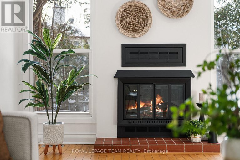 29367437/8-homestead-street/borden-farmstewart-farmcarleton-heightsparkwood-hills/ottawa/ontario/K2E7N8_7