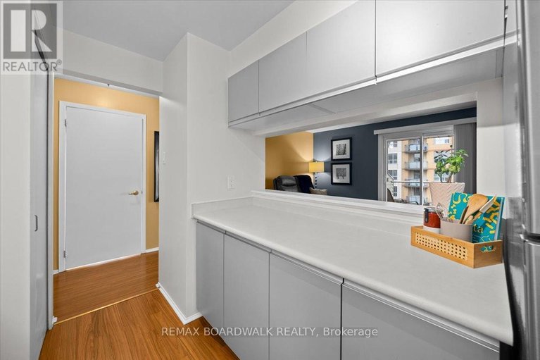 29620279/412-250-brittany-drive/viscount-alexander-park/ottawa/ontario/K1K4M1_6