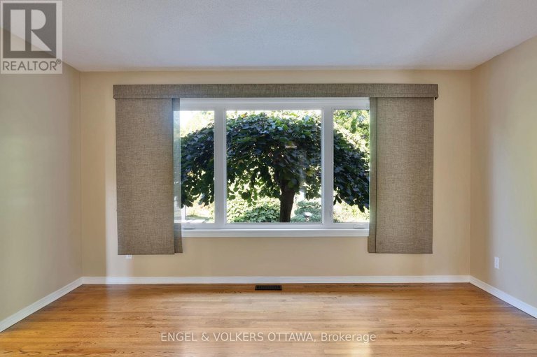 28941289/5233-mclean-crescent/manotick-long-island-nicholls-island/ottawa/ontario/K4M1G1_21