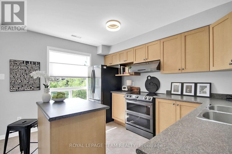 28988068/334-wiffen-private/westcliffe-estates/ottawa/ontario/K2H1G3_16