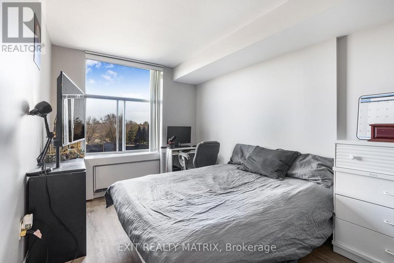 28617353/501-2759-carousel-crescent/emerald-woodssawmill-creek/ottawa/ontario/K1T2N5_18