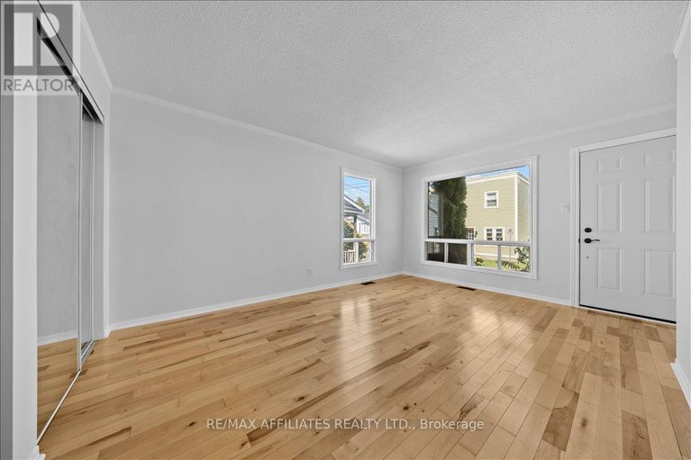 28883250/782-powers-street/town-of-rockland/clarence-rockland/ontario/K4K1L5_8