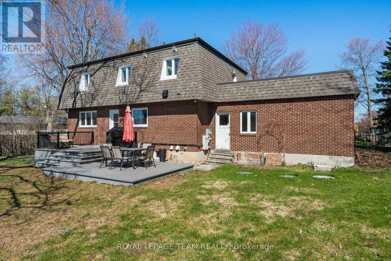 29662384/1081-boucher-crescent/manotick-south-to-roger-stevens/ottawa/ontario/K4M1B3_42