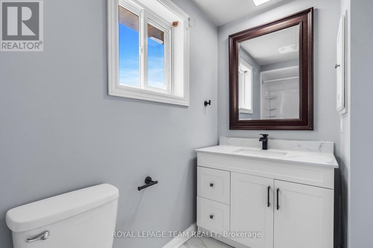 28858283/2-brookhaven-court/leslie-park/ottawa/ontario/K2H9E3_24