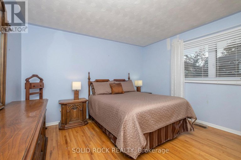 29029576/7-conover-street/manordale/ottawa/ontario/K2G0Z2_15