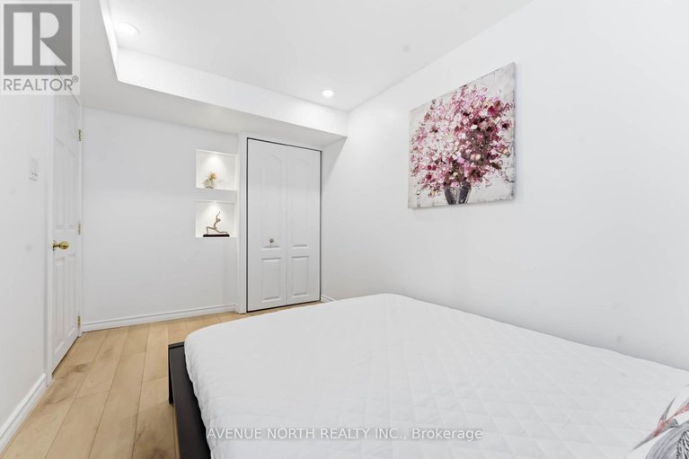 29387257/923-pinecrest-road/queensway-terrace-north/ottawa/ontario/K2B6B1_34