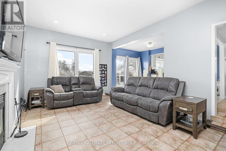 29631798/1421-talcy-crescent/fallingbrookridgemount/ottawa/ontario/K4A3C6_7