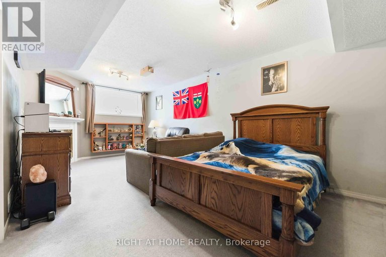 29392992/6254-sablewood-place/chapel-hill/ottawa/ontario/K1C7M5_15