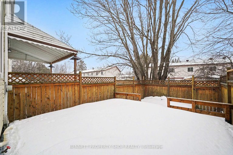 29395615/44-tybalt-crescent/westcliffe-estates/ottawa/ontario/K2H8J5_13