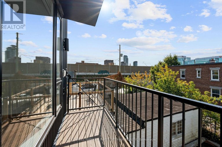 29318480/c-238-lebreton-street-n/west-centre-town/ottawa/ontario/K1R7J3_18