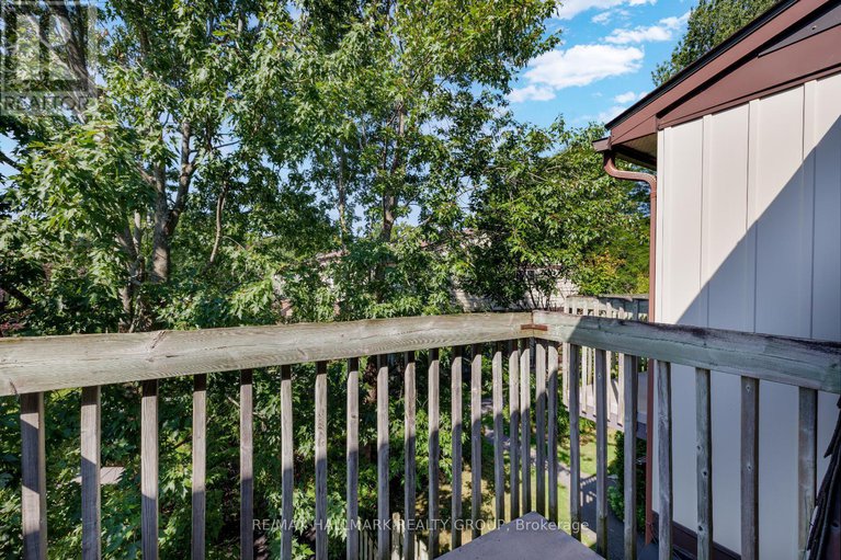 28804570/3-409-montfort-street/cardinal-glen/ottawa/ontario/K1L8G8_16