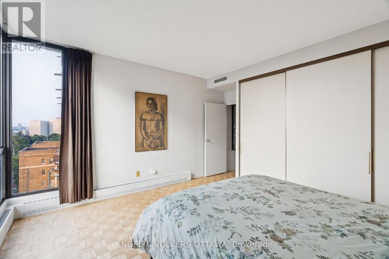 28619826/8a-400-laurier-avenue-e/sandy-hill/ottawa/ontario/K1N8Y2_25