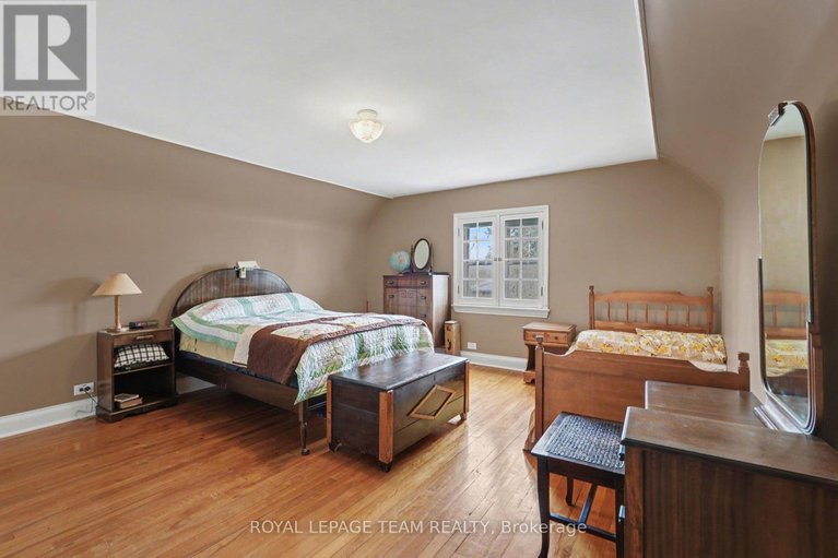 29474751/104-van-buren-street/kemptville/north-grenville/ontario/K0G1J0_22