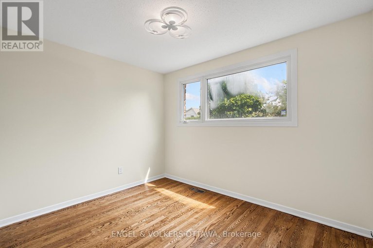 28957862/16-benson-street/borden-farmstewart-farmcarleton-heightsparkwood-hills/ottawa/ontario/K2E5J5_28