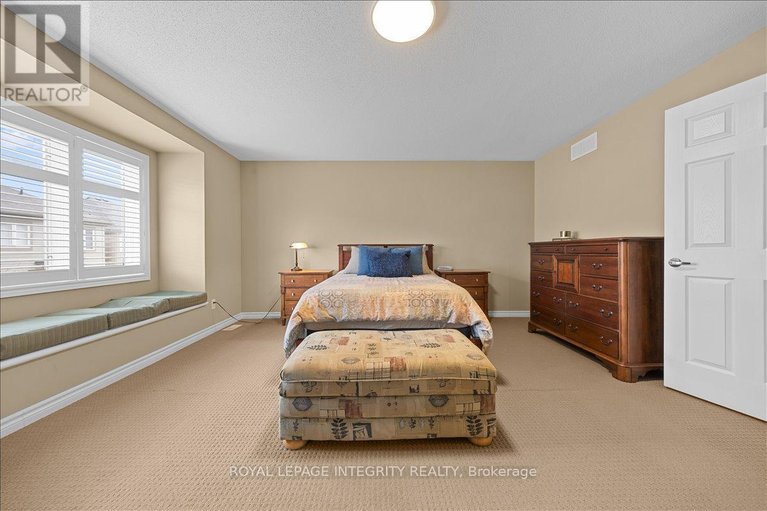 29609929/638-rosehill-avenue/stittsville-north/ottawa/ontario/K2S0K2_30