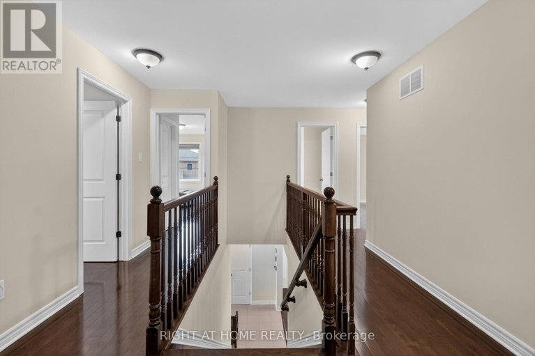 29683853/44-hawks-landing-crescent/stittsville-north/ottawa/ontario/K2S1W1_37
