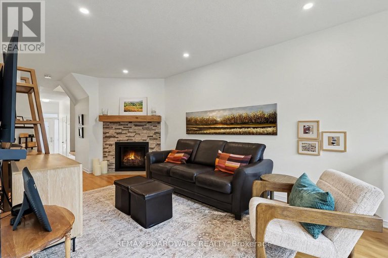 29619269/295-meilleur-private/vanier/ottawa/ontario/K1L0A2_5