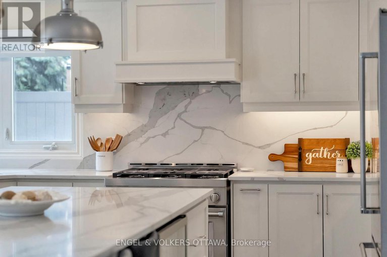 28838272/14-belton-avenue/stittsville-central/ottawa/ontario/K2S1G7_21