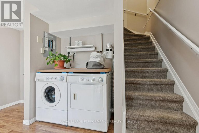 28983916/560-thomson-street/viscount-alexander-park/ottawa/ontario/K1K2J8_27