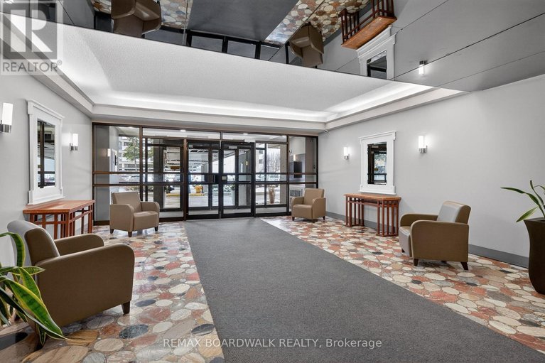 29509704/704-1785-frobisher-lane/riverview-park/ottawa/ontario/K1G3T7_2