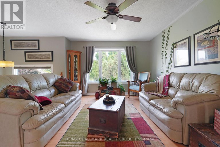 28430481/184-old-pakenham-road/fitzroy/ottawa/ontario/K0A1X0_6