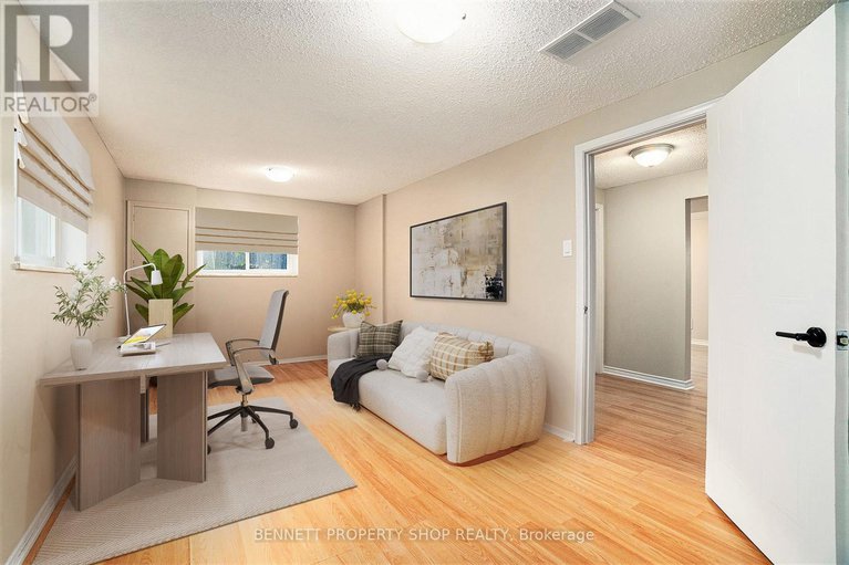28985816/2606-egan-road/mooneys-bayriverside-park/ottawa/ontario/K1V8N1_12