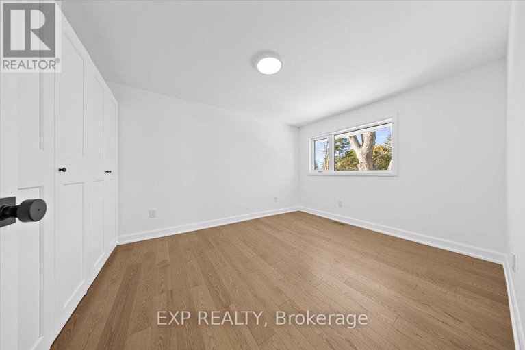 29377335/41-qualicum-street/bruce-farmgraham-parkqualicumbellands/ottawa/ontario/K2H7H3_27